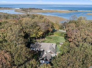 17 Crane Neck Rd, Setauket, NY 11733