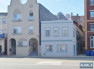 902 River Rd APT 4, Edgewater, NJ 07020