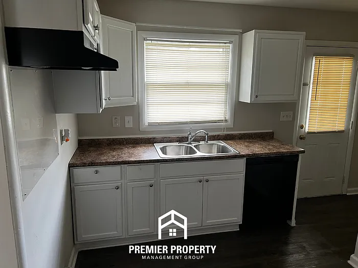 3218 Joslin St SW — Photo 6