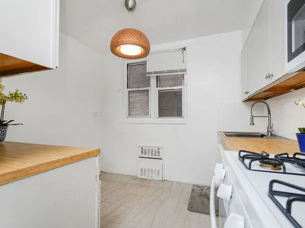 2785 Ocean Parkway image 13 of 24