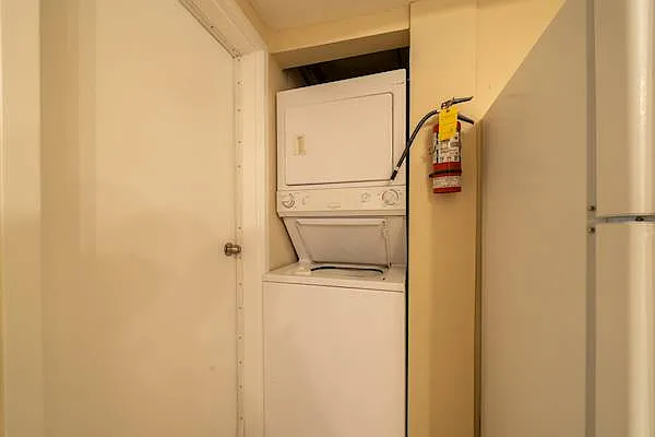331 Spruce St #D — Photo 8