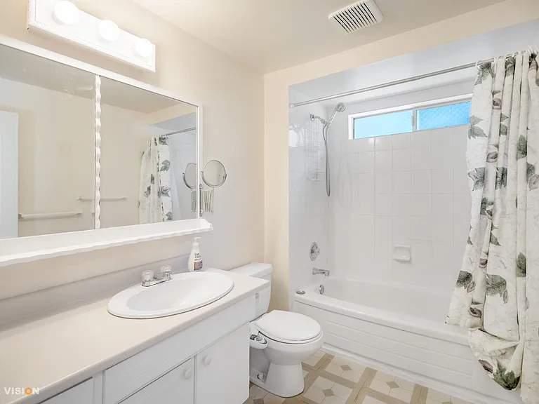 6191 Camsell Cres — Photo 10