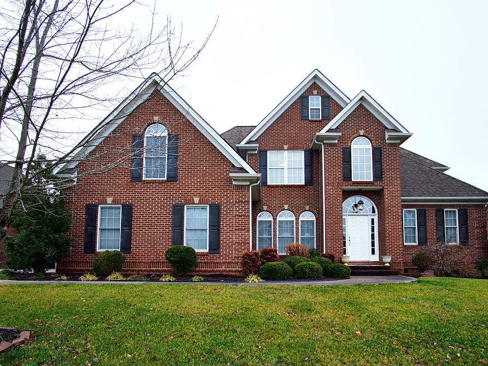 1st image of 389 Leeward Way
