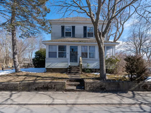 43 Look St, Tisbury, MA 02568