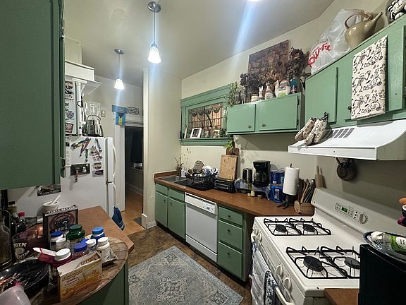 3rd image of 3221 Vine St #1