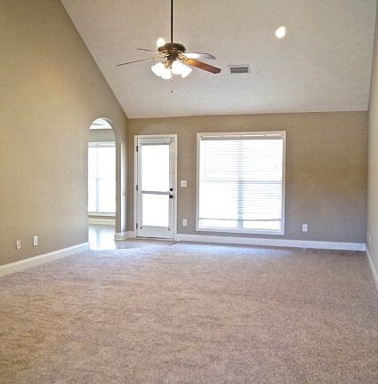 4th image of 8 Silver Leaf Ct