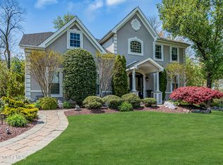 28 Pecan Valley Dr, Marlboro, NJ 07746