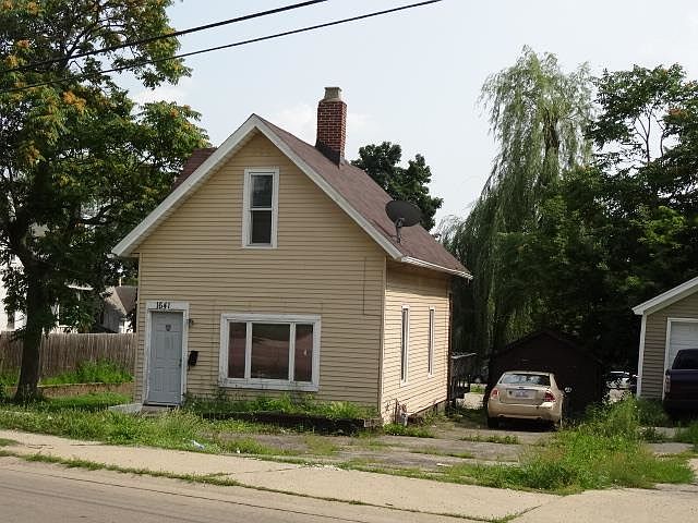 1st image of 1641 Charles St