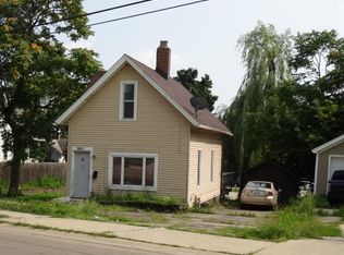 1641 Charles St, Rockford, IL 61104