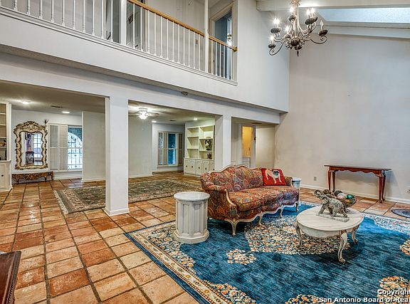 5th image of 3502 Marymont Dr