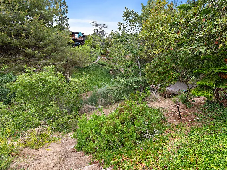 607 Rockford Rd — Photo 18