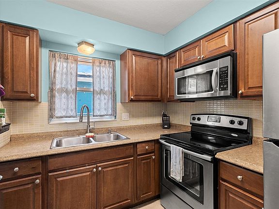 4th image of 5511A 19th Ave N