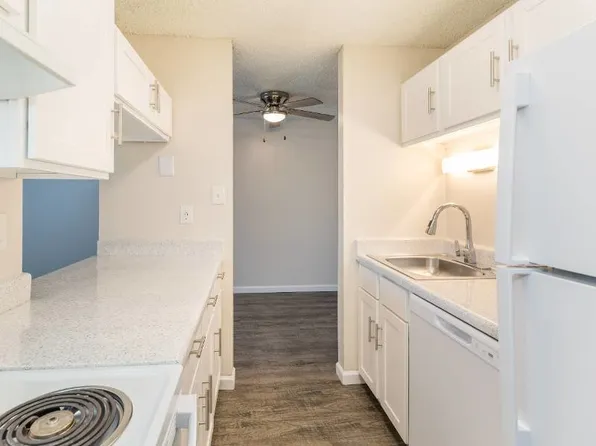 Peak View, 1205 S Chelton Rd #6d9eeb806, Colorado Springs, CO 80910