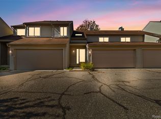 629 Ashley Cir, Rochester, MI 48307