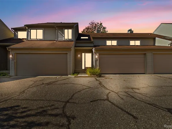 629 Ashley Cir, Rochester, MI 48307