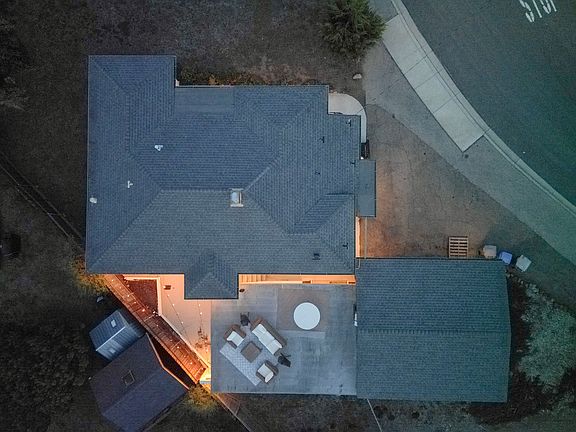 5th image of 2045 Ironwood Ave