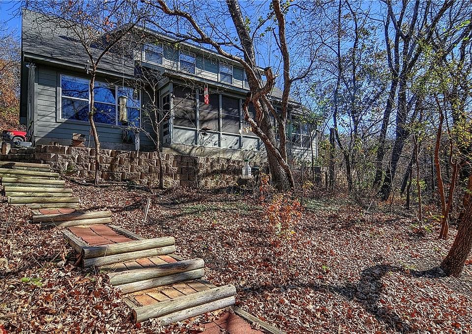 1st image of 83 Bola Dr