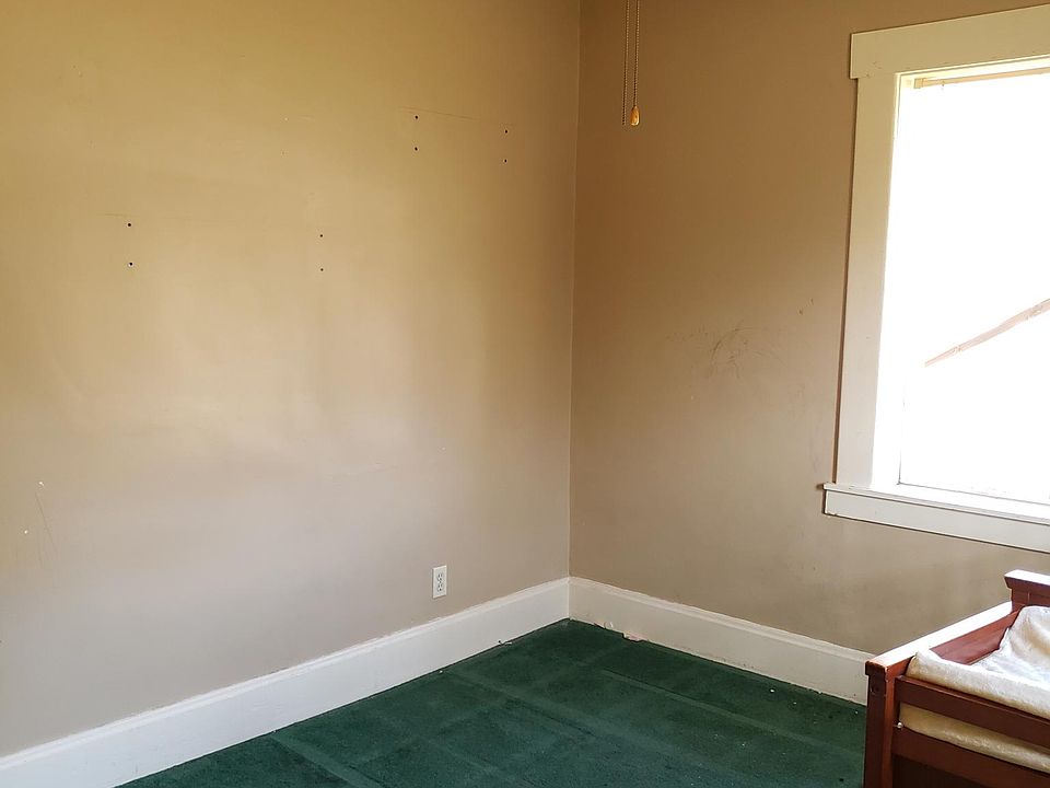 2nd image of 201 W Chestnut St APT B