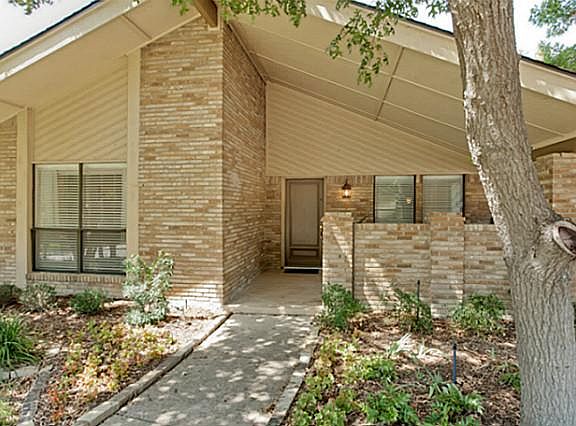 2nd image of 9131 Summer Glen Ln