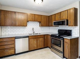 150 Flintridge Dr APT 6, Rockford, IL 61107