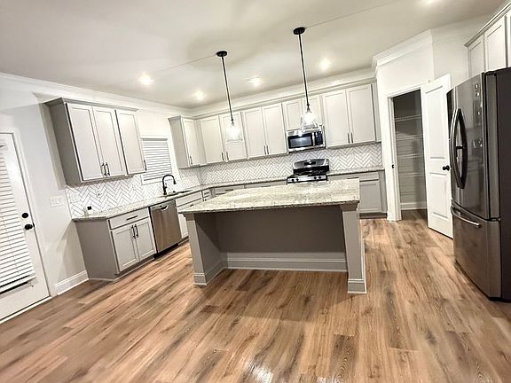 2nd image of 308 Hudson Chase Ct