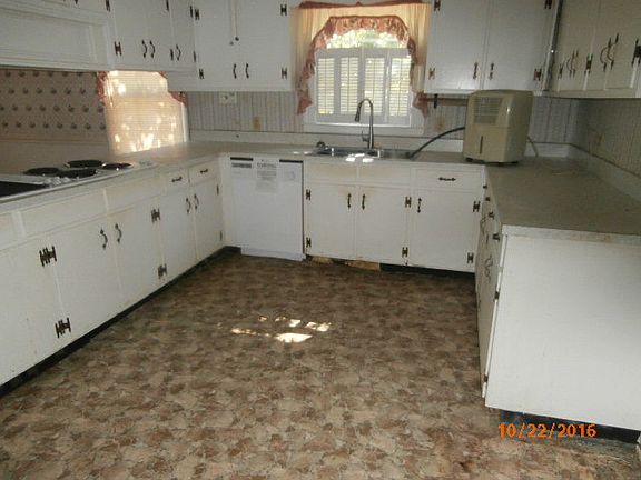 5th image of 698 Academy Dr SE