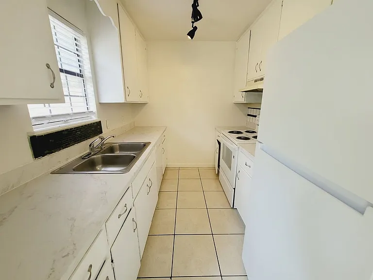 3209 Hester Dr — Photo 10