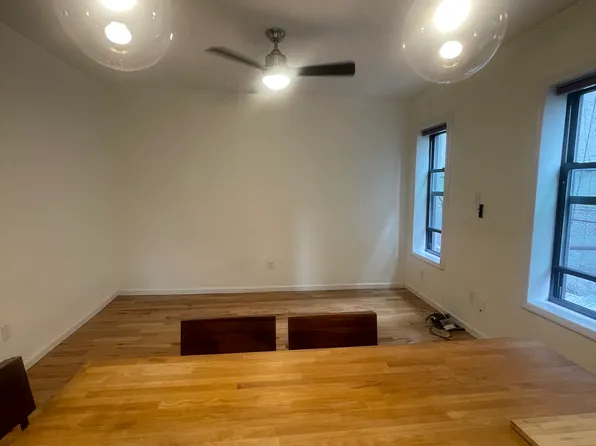 590 Parkside Avenue image 8 of 19