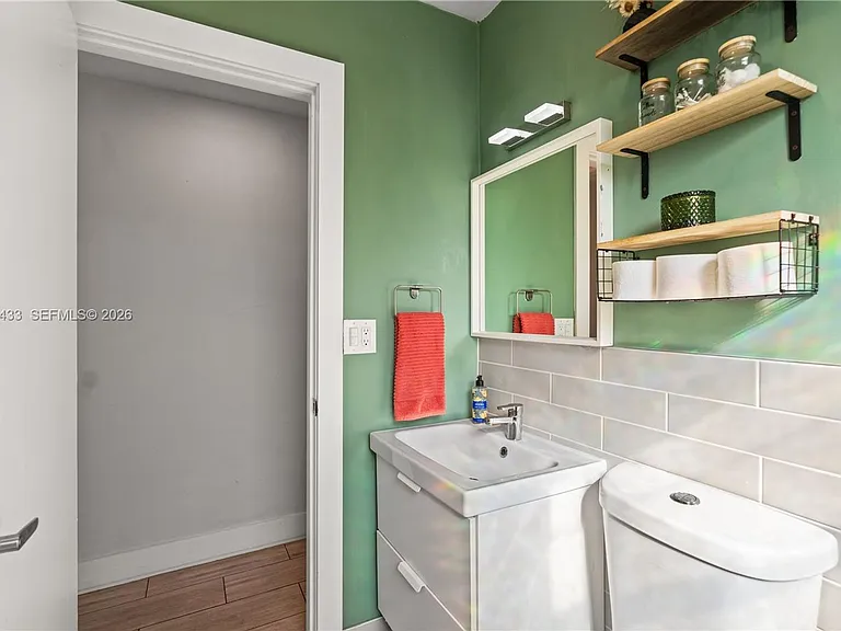 2447 Wilson St — Photo 21