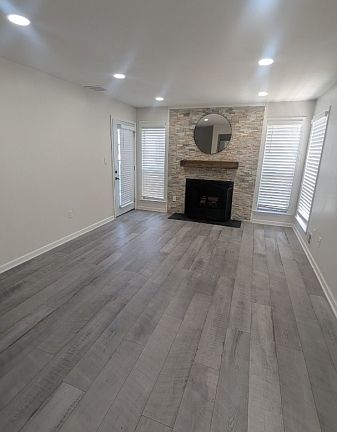 2nd image of 612 Deep Dale-7 BLDG 612 #7