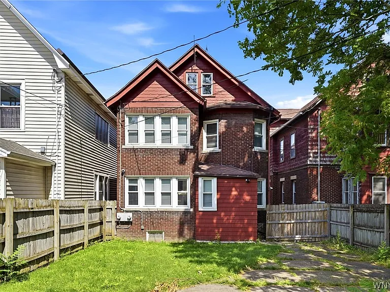 2555 Main St — Photo 37