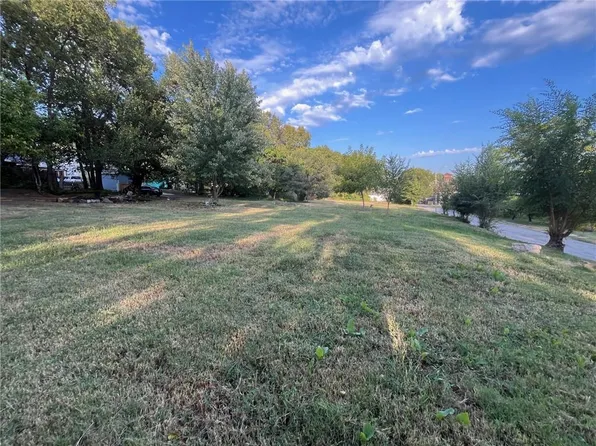 3816-3832 E 9th Ter, Kansas City, MO 64127