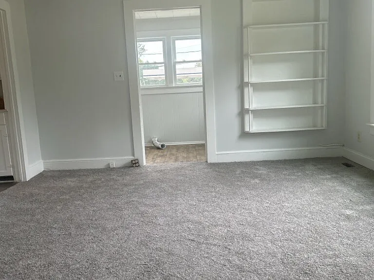82 Main St — Photo 3