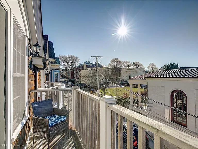 4 Barney St — Photo 12