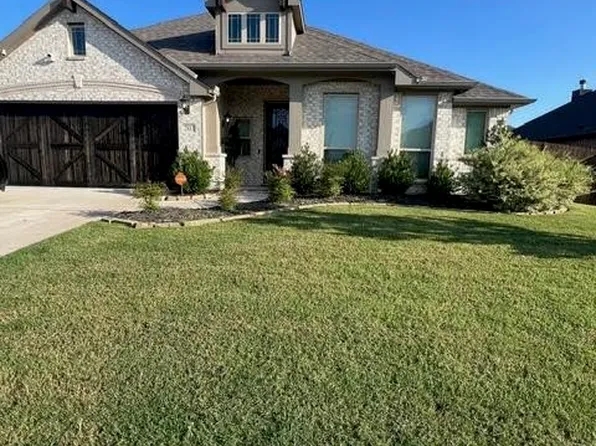203 Mockingbird Dr, Waxahachie, TX 75165
