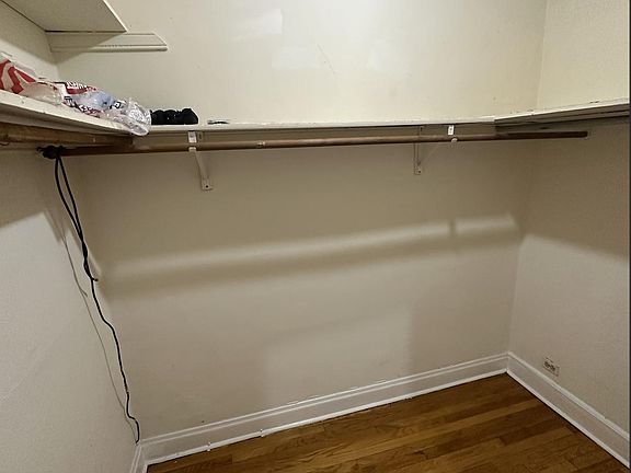 2nd image of 1511 W Bryn Mawr Ave APT 2E