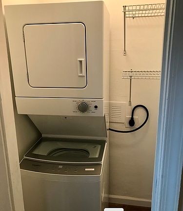 4th image of 830 W 26th St #2