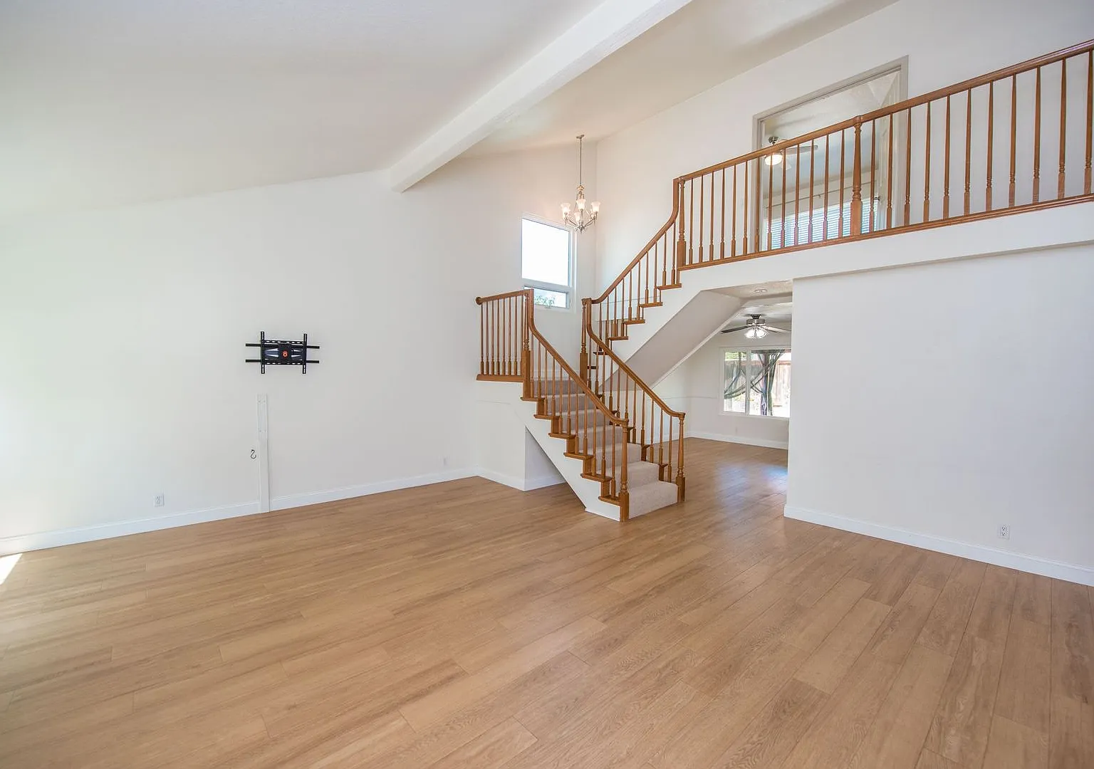 Quiet Cul De Sac Home — Photo 4