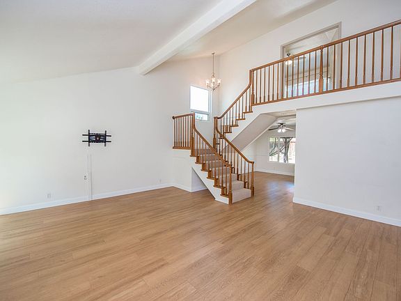 4th image of 25051 Katie Ave