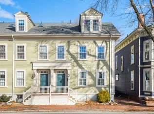 156 High St #A, Newburyport, MA 01950