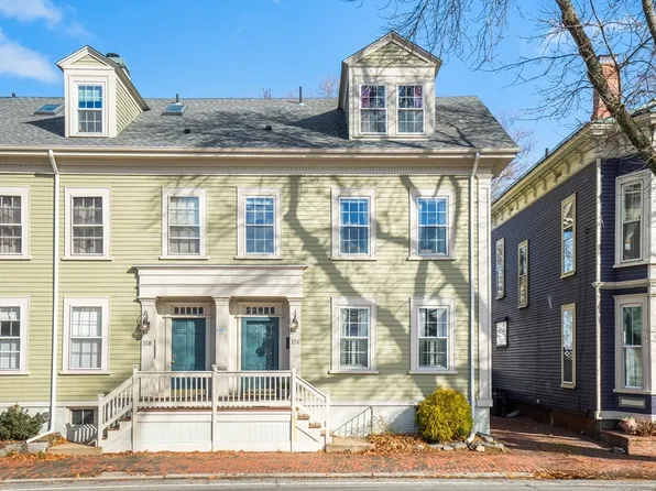 156 High St #A, Newburyport, MA 01950