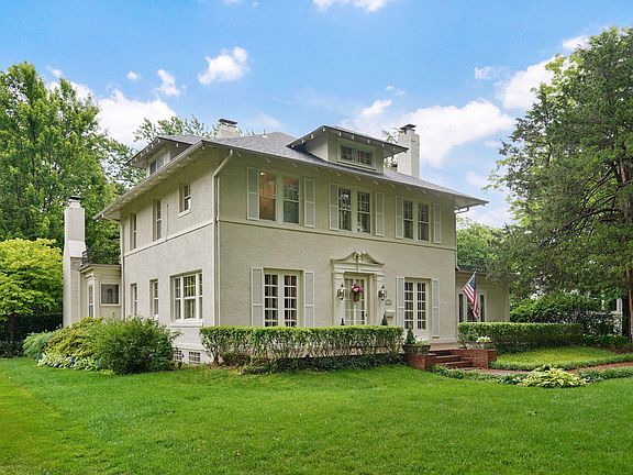3rd image of 1463 E Meadowmere Street