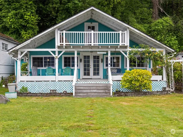 27738 Manzanita Beach Road SW, Vashon, WA 98070