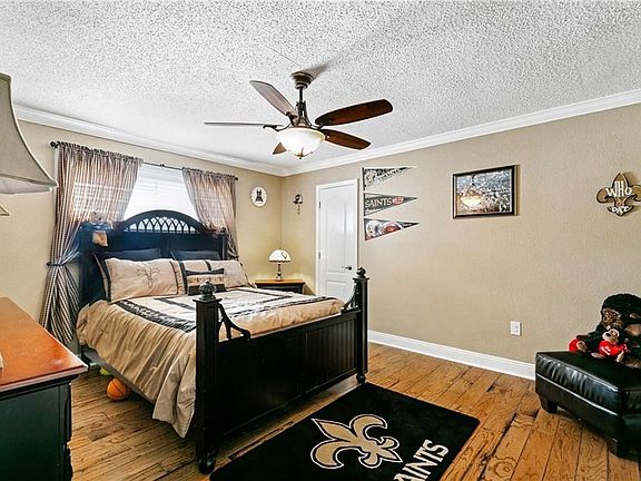4th image of 10942 Chaucer St