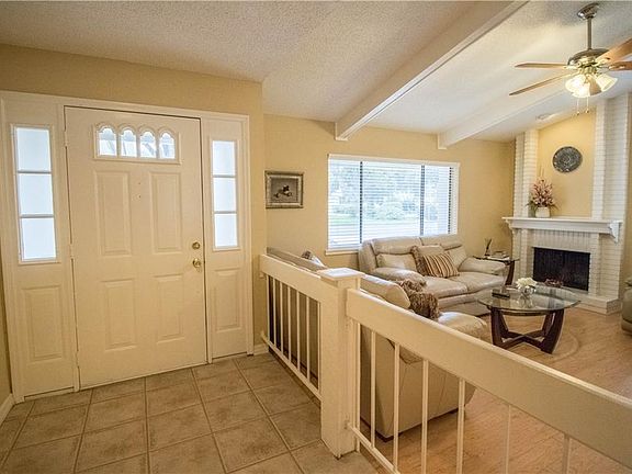 4th image of 203 Cambridge Dr