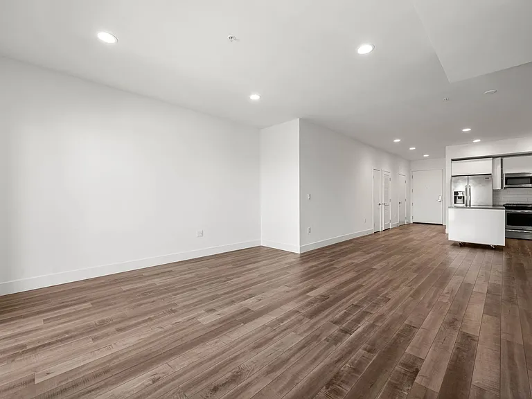 1215 S Bedford — Photo 2