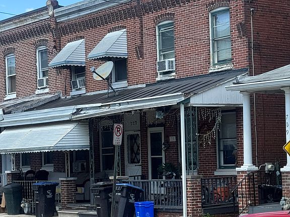 5th image of 715 W Elm St