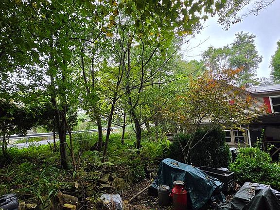3rd image of 850 Magee Rd