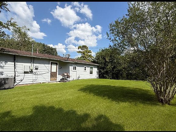 3rd image of 5402 Flamingo Dr
