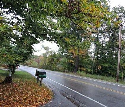 2nd image of 1011 N South Long Lake Rd
